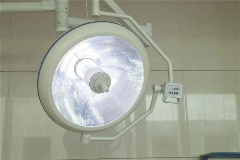 山東育達(dá)醫(yī)療整體反射手術(shù)無(wú)影燈YDZ700/500