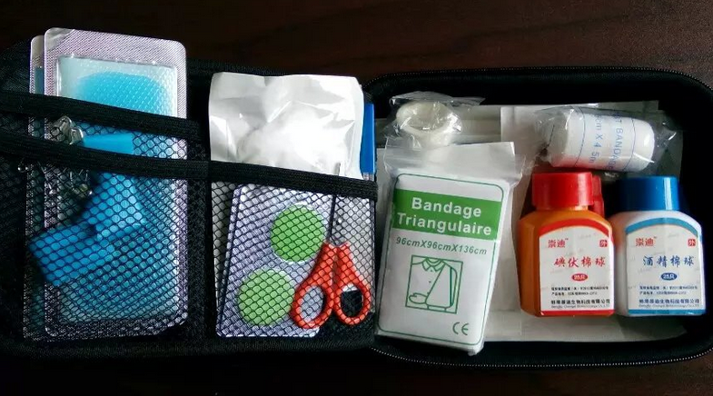 崇迪牌醫(yī)用級護理包/急救包/急救箱