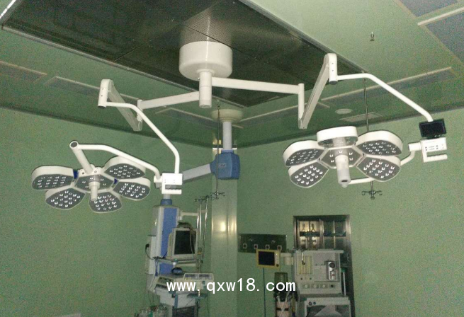 醫(yī)院專用手術燈 吊式無影燈冷光輔助照明
