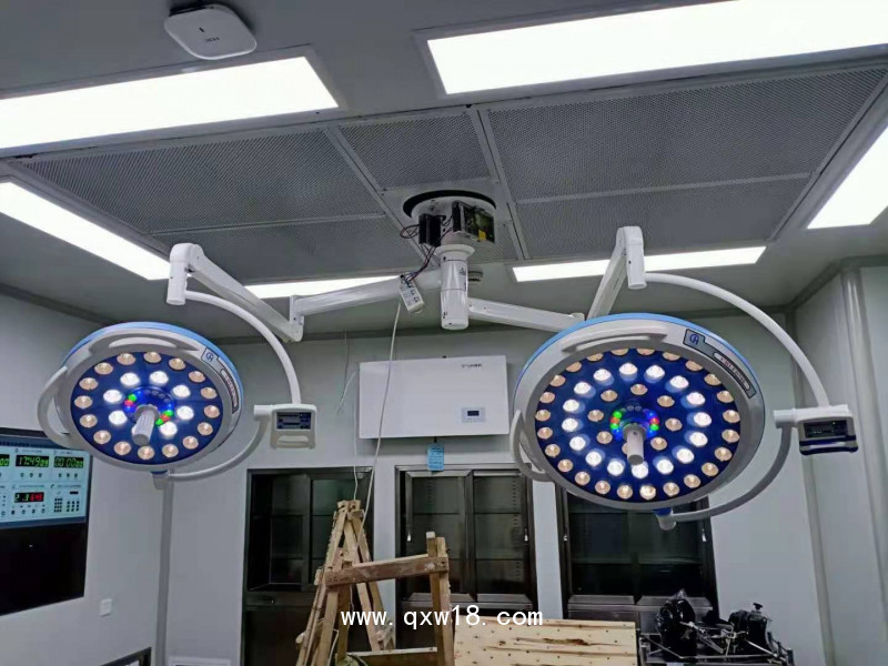 山東辰宏手術(shù)床無(wú)影燈吊塔吊橋病床消毒機(jī)