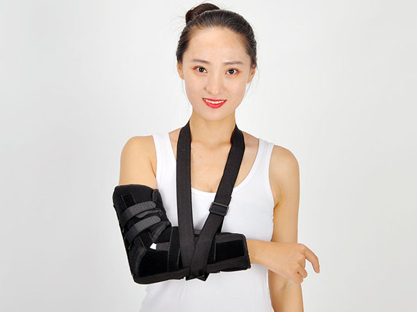 世恒醫(yī)療肘關(guān)節(jié)固定帶 分左右 廠家直銷(xiāo) 證件齊全 肘關(guān)節(jié)支具