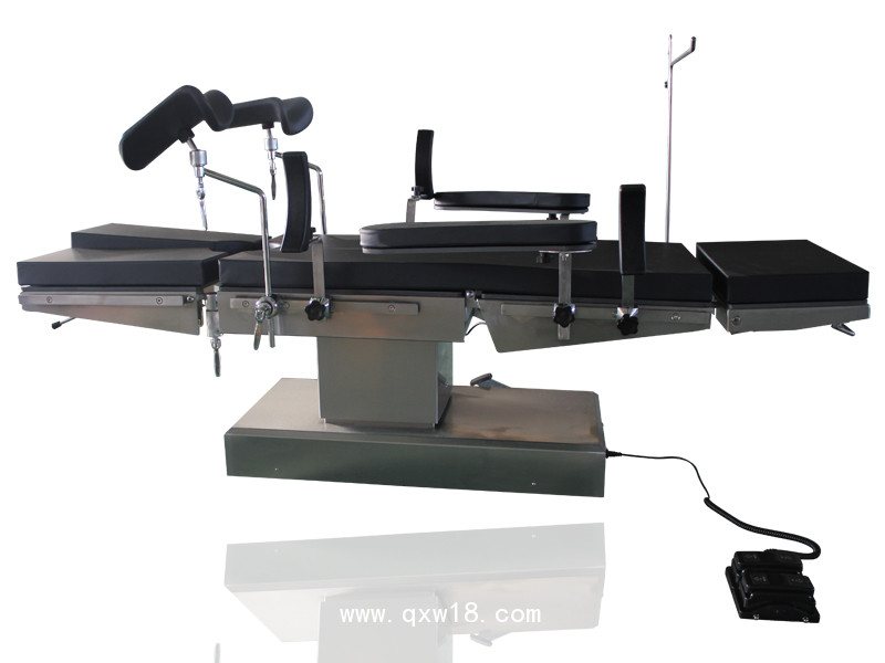 手術(shù)室設(shè)備中心供氧無(wú)影燈