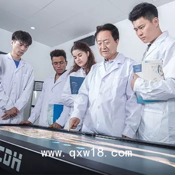 易創(chuàng) ECDH數(shù)字人體虛擬教學(xué)解剖臺(tái)一體機(jī)醫(yī)教觸控模擬設(shè)備