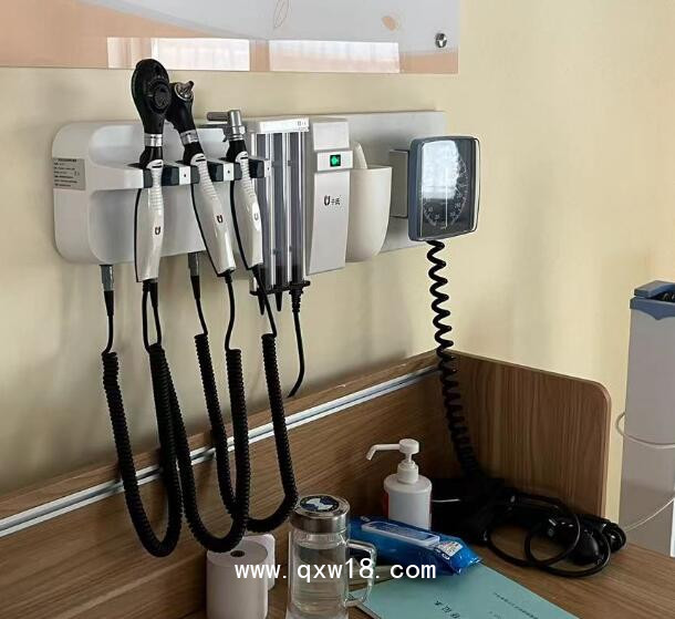 YS-ZCA5型五合一壁掛式全科診斷儀