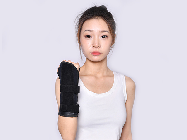 支撐腕部固定帶手腕關節(jié)支具家用護腕手骨折支架橈骨扭傷固定夾板